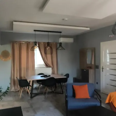 Elyra House Holiday home