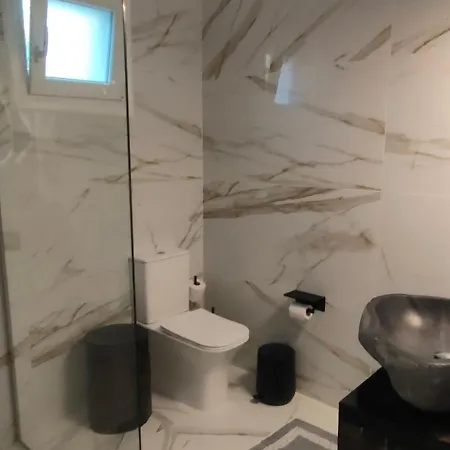 Holiday home Elyra House Perivolion