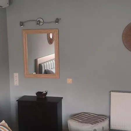 Holiday home Elyra House Perivolion