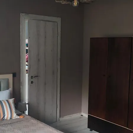 Elyra House Holiday home *