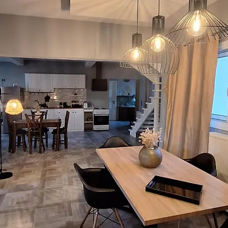 Elyra House Holiday home